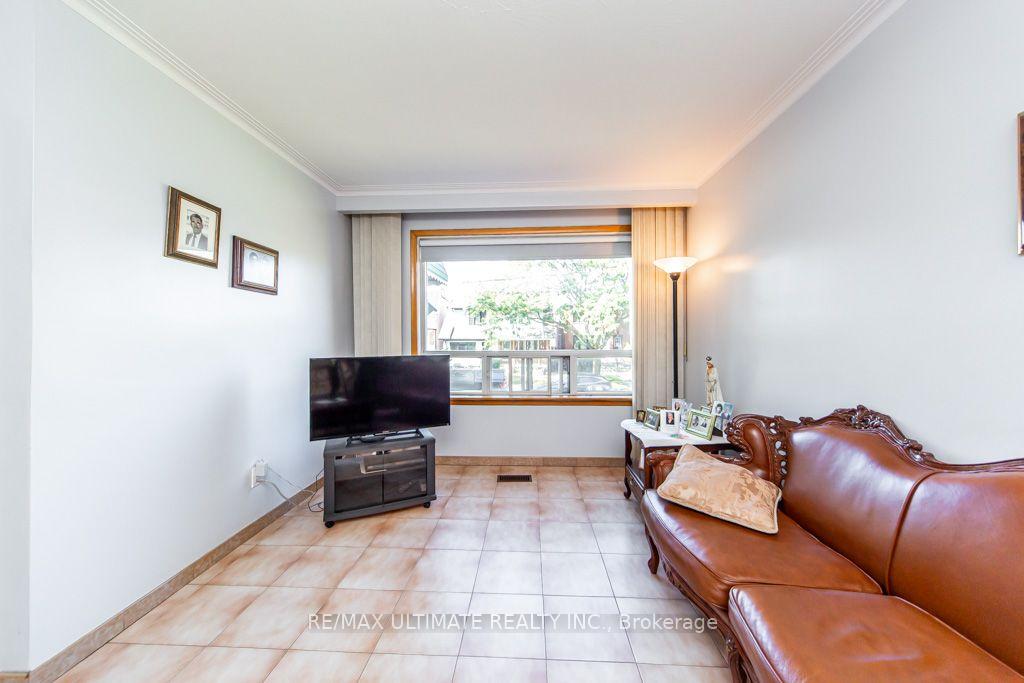 Photo 13 of 45 McRoberts Avenue, Toronto, Corso Italia-Davenport — HOMEH