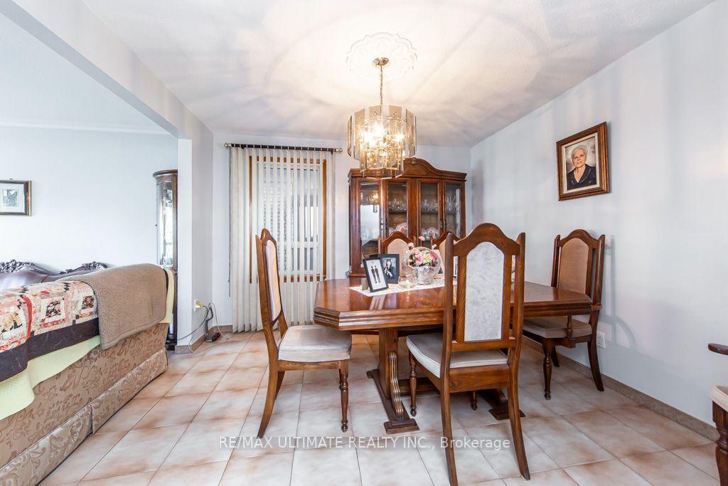Photo 16 of 45 McRoberts Avenue, Toronto, Corso Italia-Davenport — HOMEH