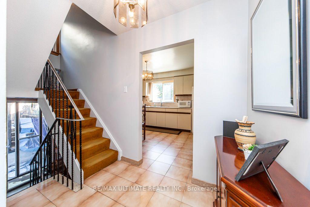 Photo 18 of 45 McRoberts Avenue, Toronto, Corso Italia-Davenport — HOMEH
