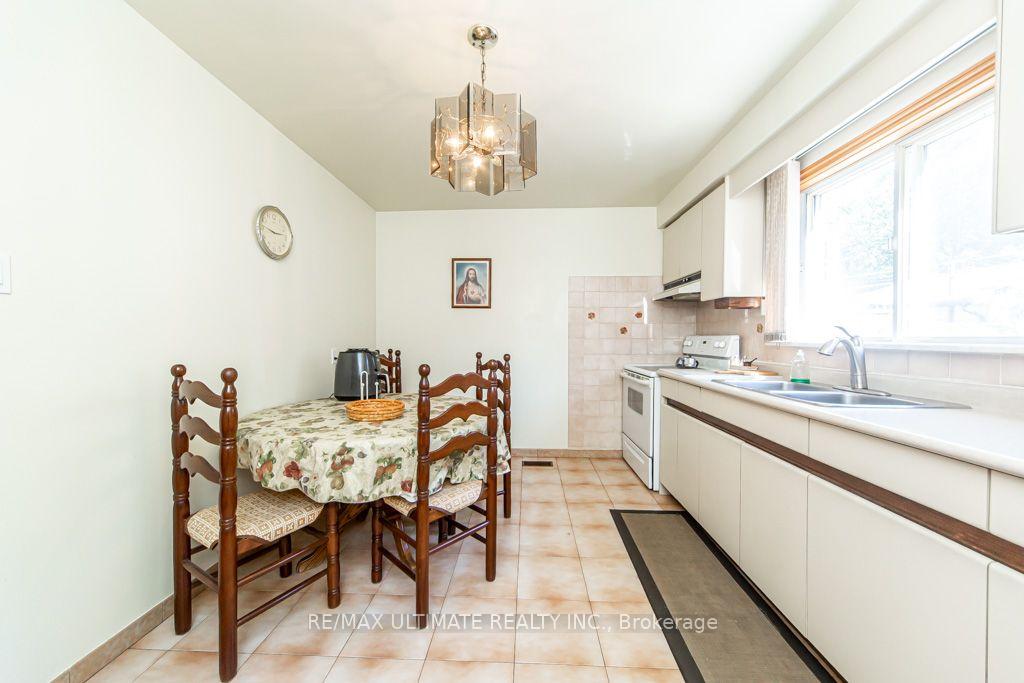 Photo 20 of 45 McRoberts Avenue, Toronto, Corso Italia-Davenport — HOMEH