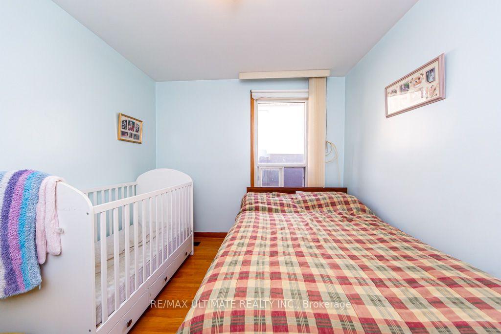 Photo 30 of 45 McRoberts Avenue, Toronto, Corso Italia-Davenport — HOMEH