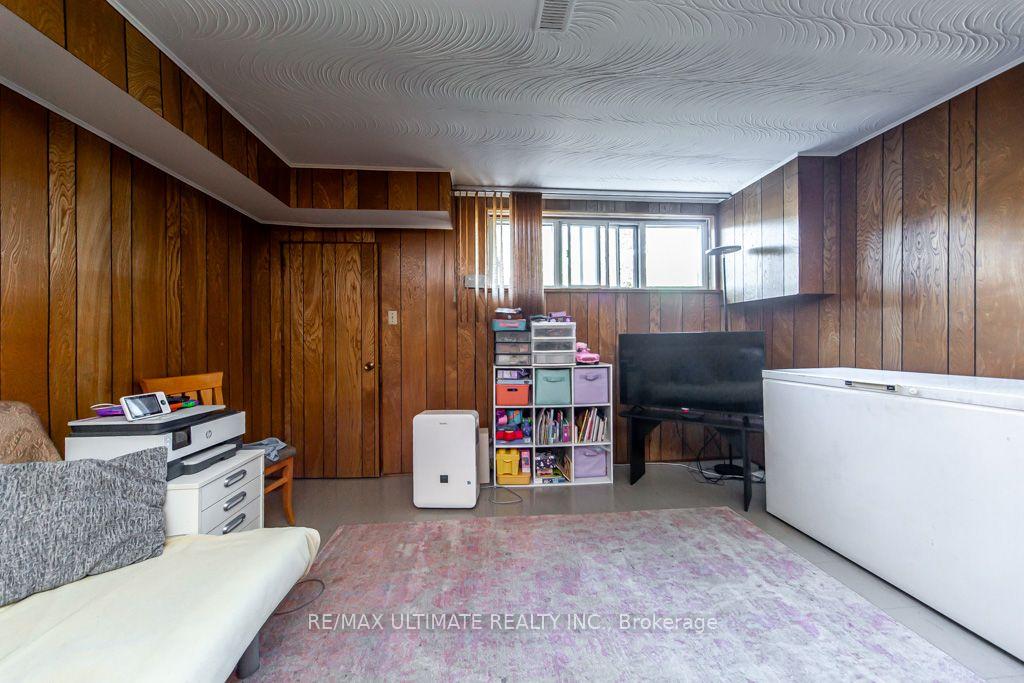 Photo 36 of 45 McRoberts Avenue, Toronto, Corso Italia-Davenport — HOMEH