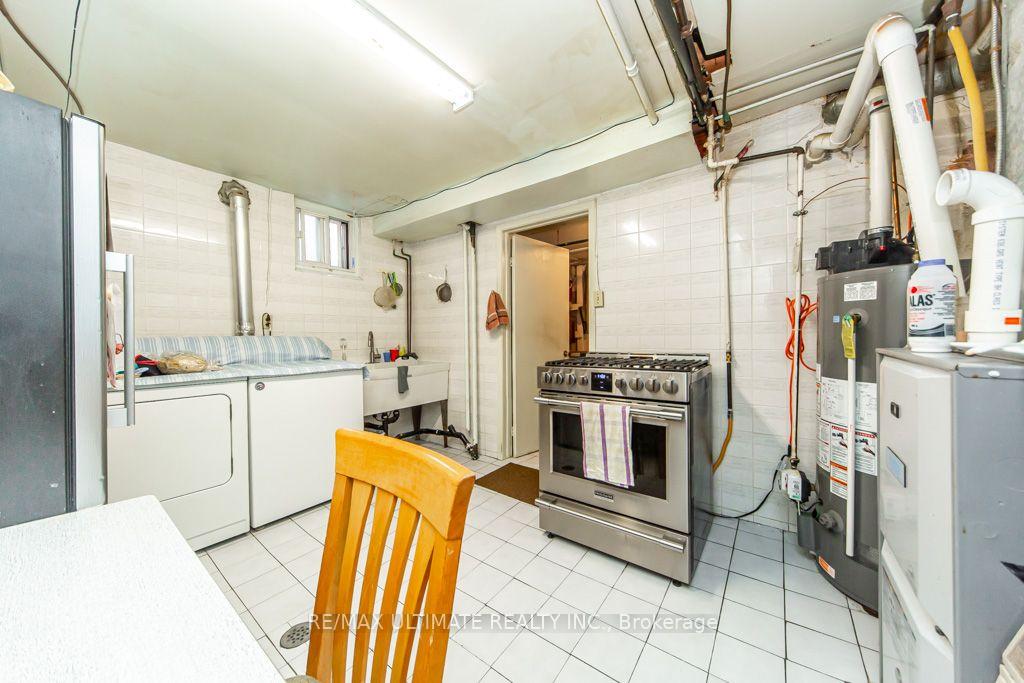 Photo 39 of 45 McRoberts Avenue, Toronto, Corso Italia-Davenport — HOMEH
