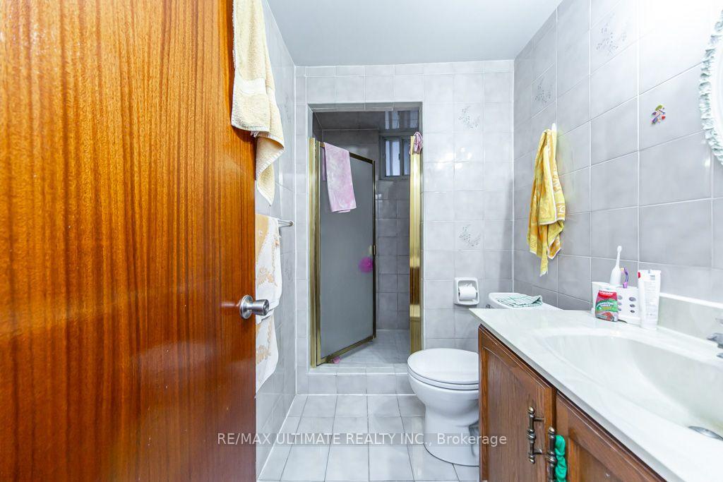 Photo 42 of 45 McRoberts Avenue, Toronto, Corso Italia-Davenport — HOMEH