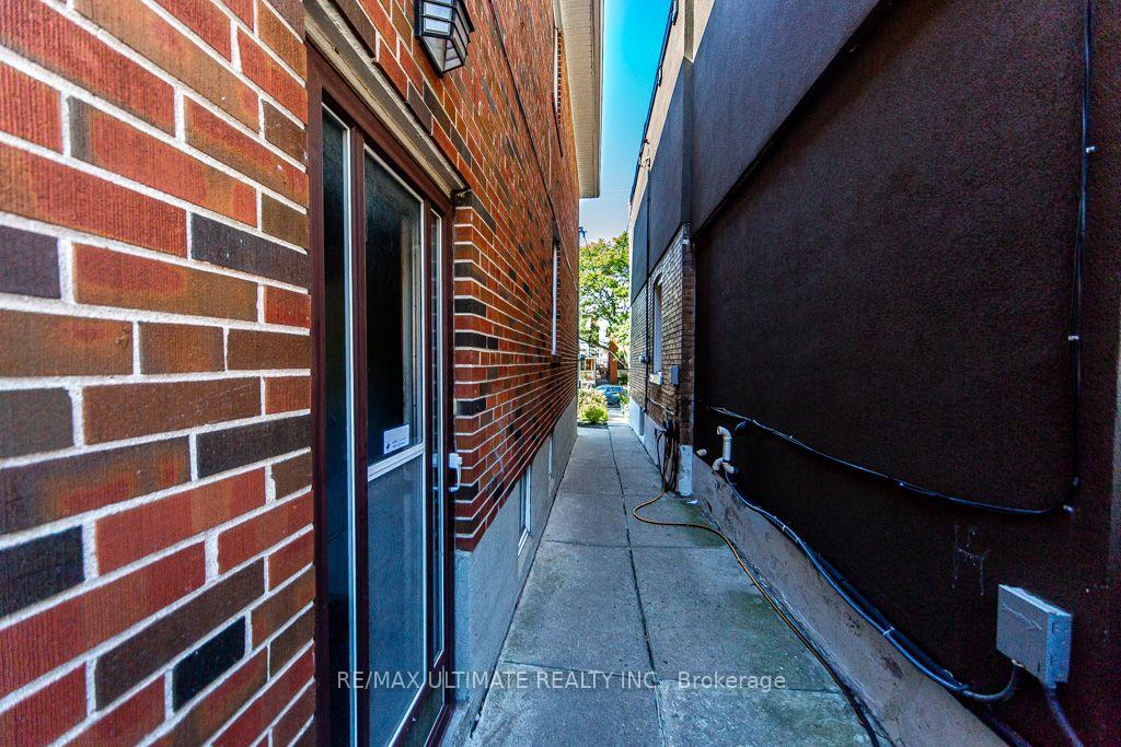 Photo 44 of 45 McRoberts Avenue, Toronto, Corso Italia-Davenport — HOMEH