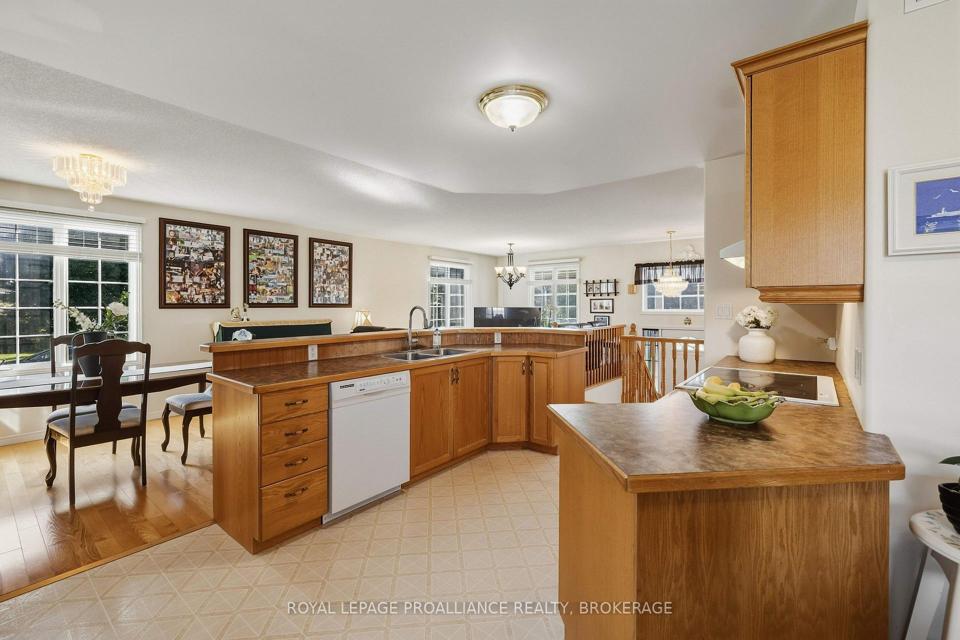 Photo 20 of 662 Millbrook Crescent, Kingston, East Gardiners Rd — HOMEH