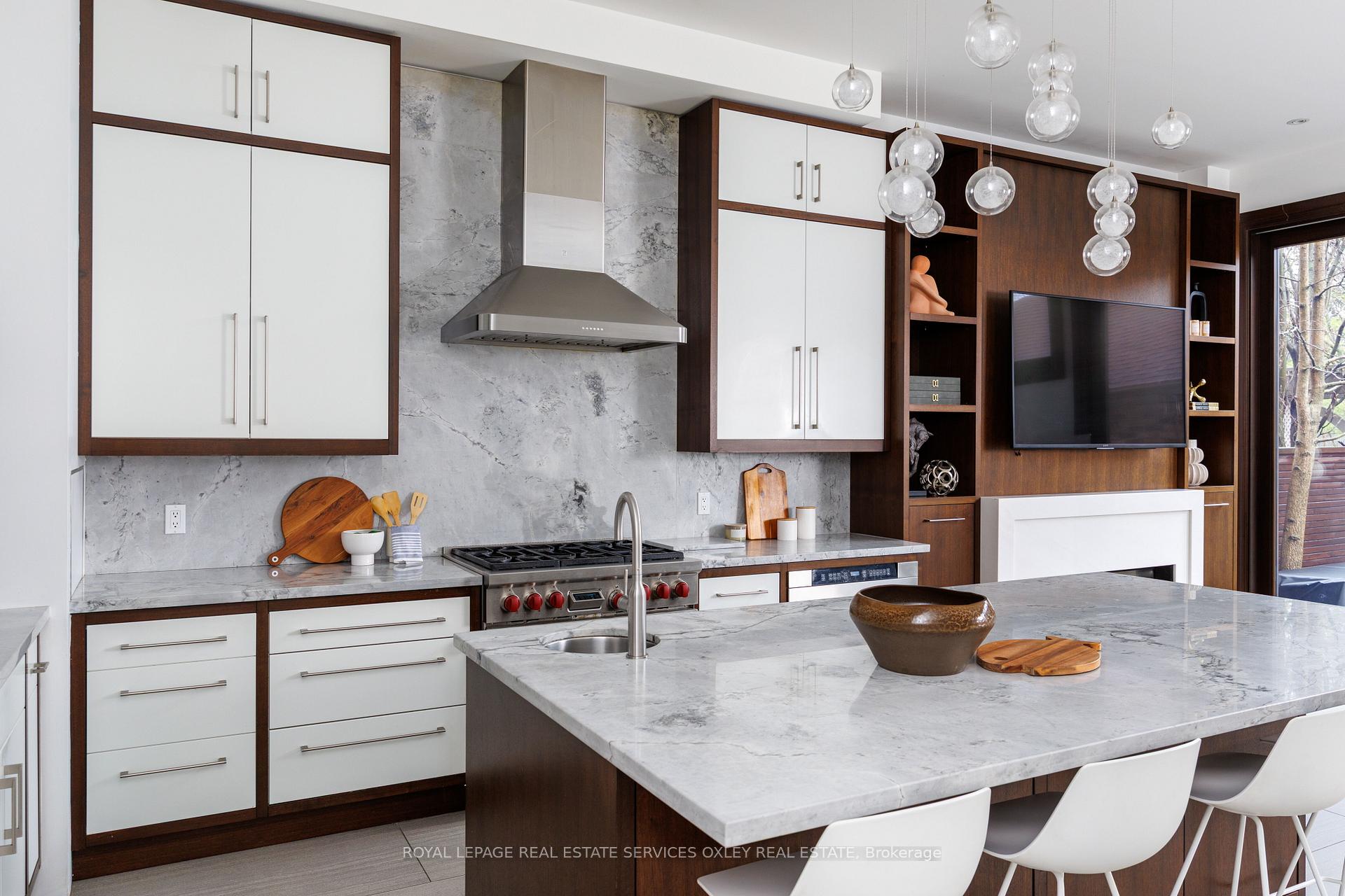 Photo 10 of 46 Mathersfield Drive, Toronto, Rosedale-Moore Park — HOMEH