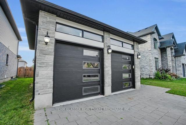 Photo 2 of 2407 Red Thorne Avenue, London, South V — HOMEH