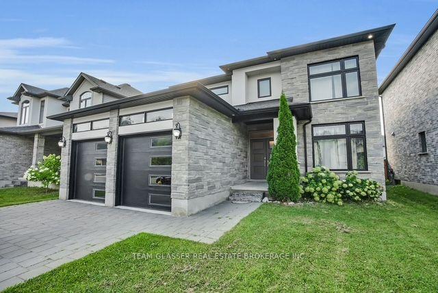 Photo 3 of 2407 Red Thorne Avenue, London, South V — HOMEH