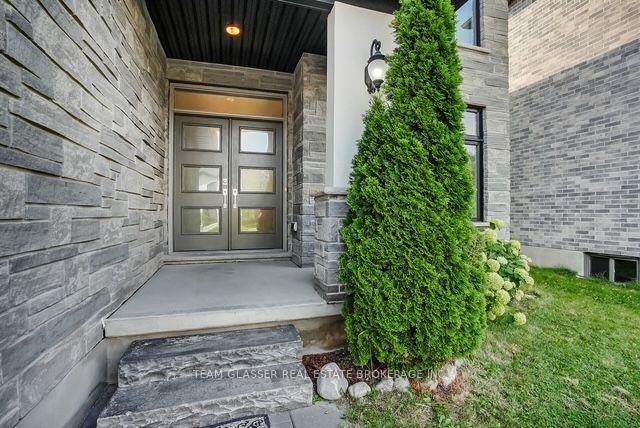 Photo 5 of 2407 Red Thorne Avenue, London, South V — HOMEH