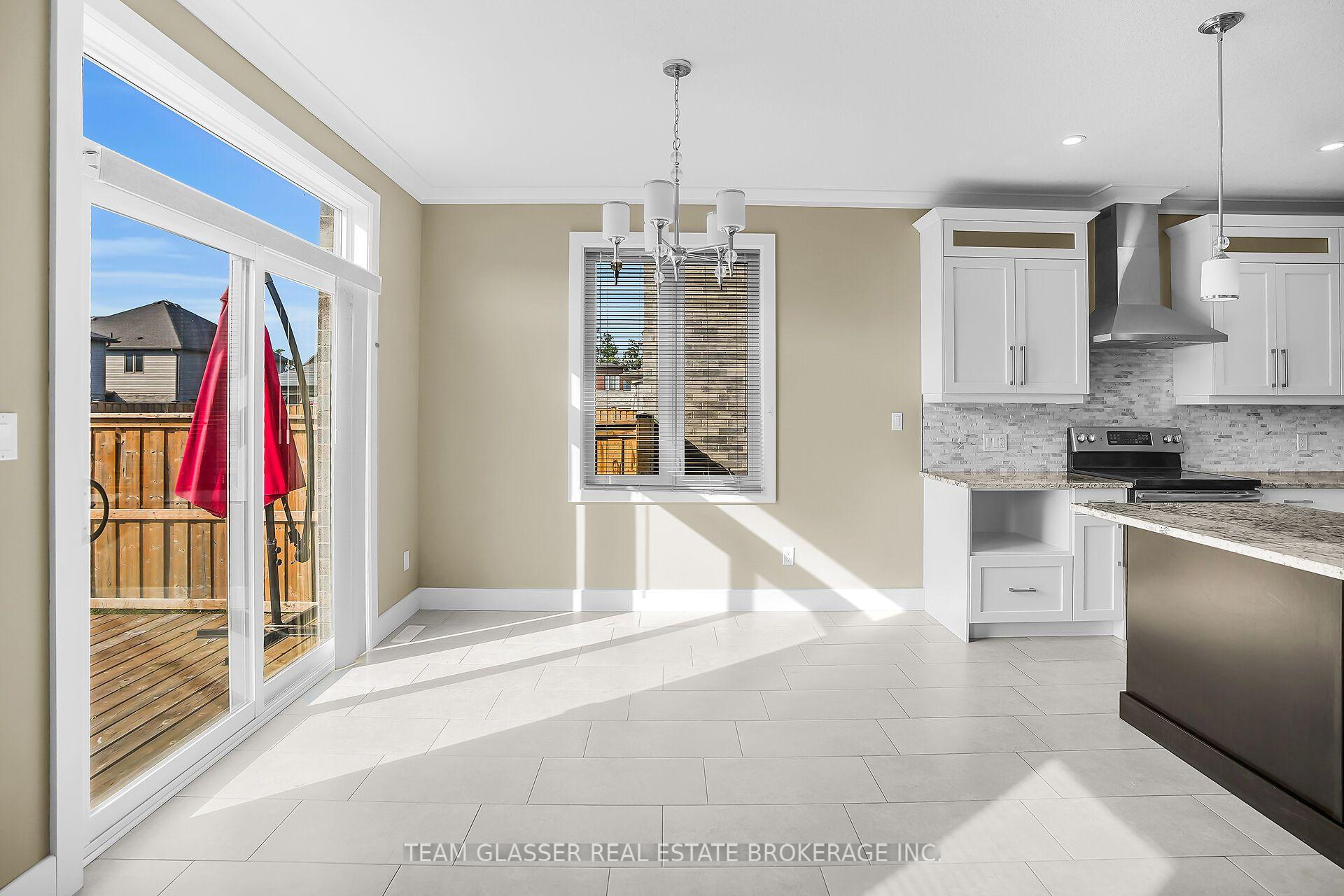 Photo 13 of 2407 Red Thorne Avenue, London, South V — HOMEH