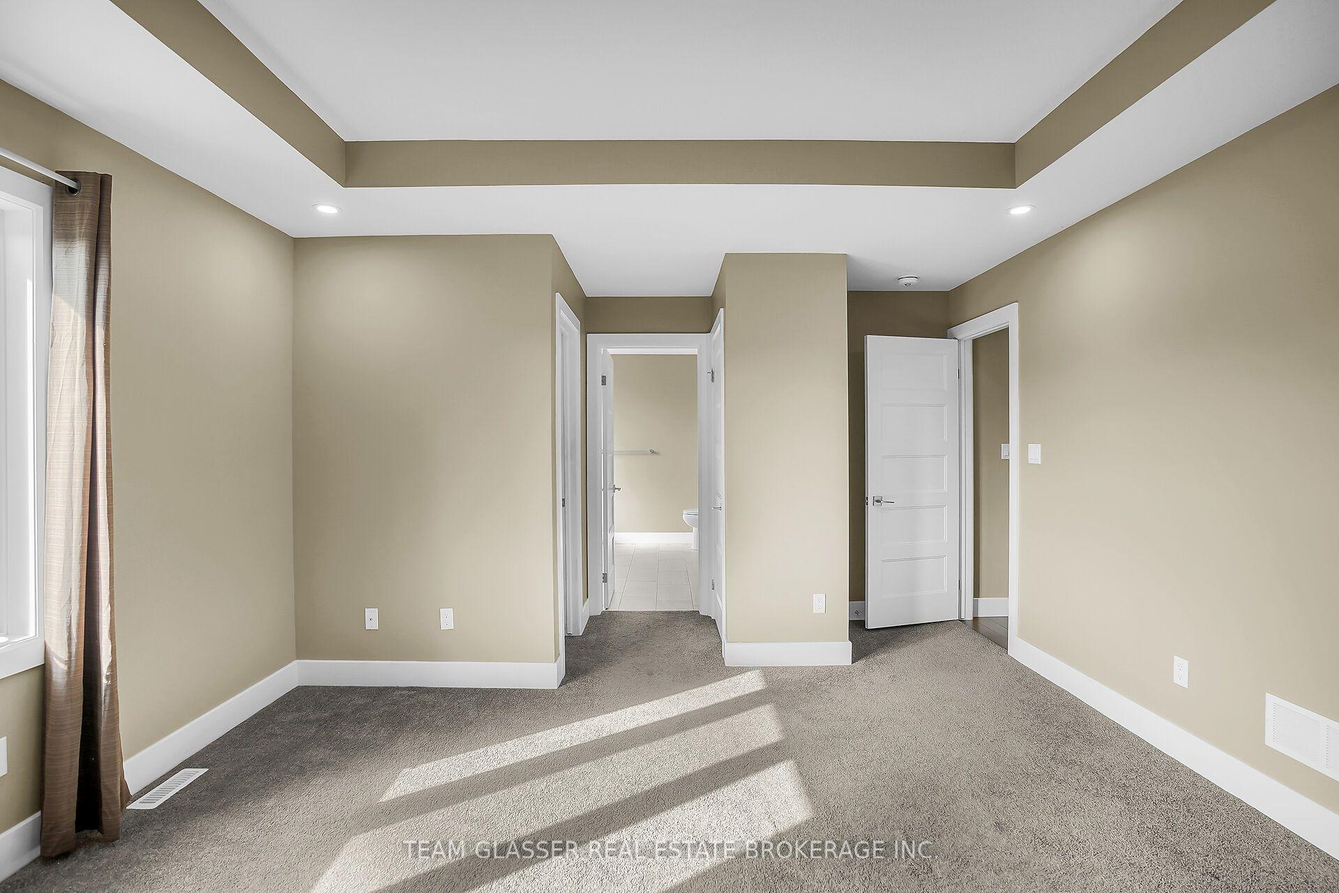 Photo 20 of 2407 Red Thorne Avenue, London, South V — HOMEH