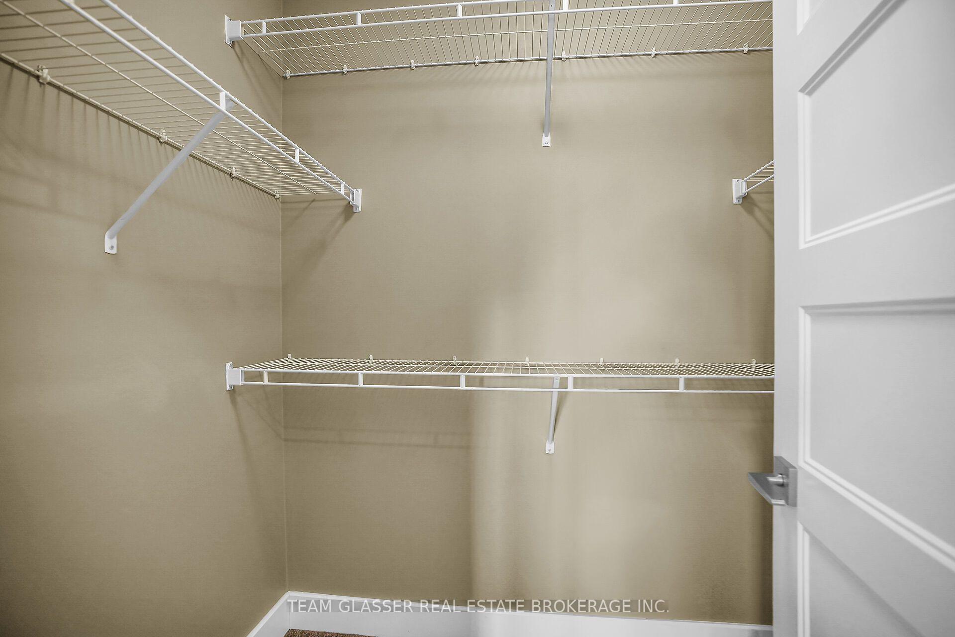Photo 24 of 2407 Red Thorne Avenue, London, South V — HOMEH