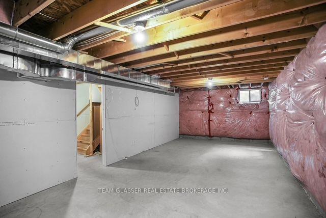 Photo 34 of 2407 Red Thorne Avenue, London, South V — HOMEH