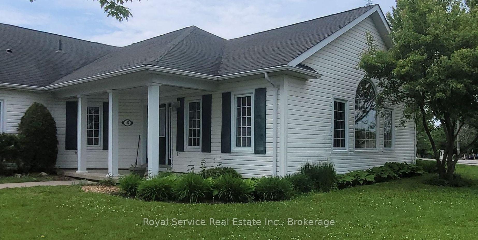 Photo of Unit 102, 325 Densmore Road
