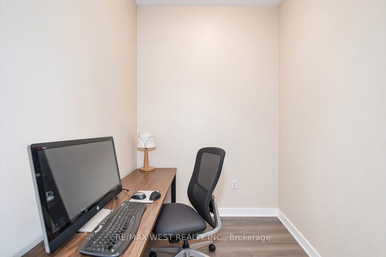 Photo 17 of Unit 311, 60 Honeycrisp Crescent, Vaughan, Vaughan Corporate Centre — HOMEH