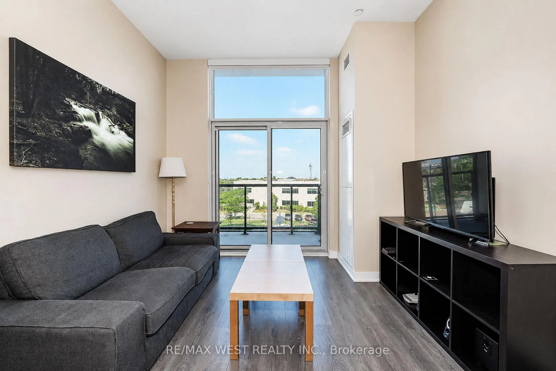 Photo 9 of Unit 311, 60 Honeycrisp Crescent, Vaughan, Vaughan Corporate Centre — HOMEH