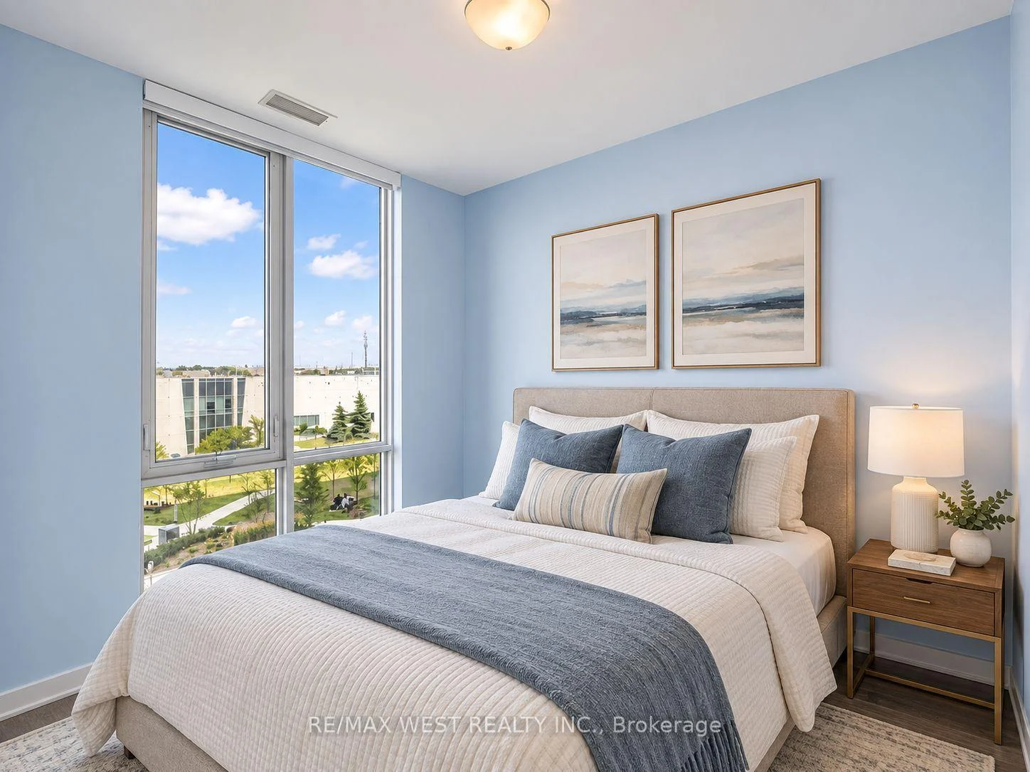 Photo 16 of Unit 311, 60 Honeycrisp Crescent, Vaughan, Vaughan Corporate Centre — HOMEH