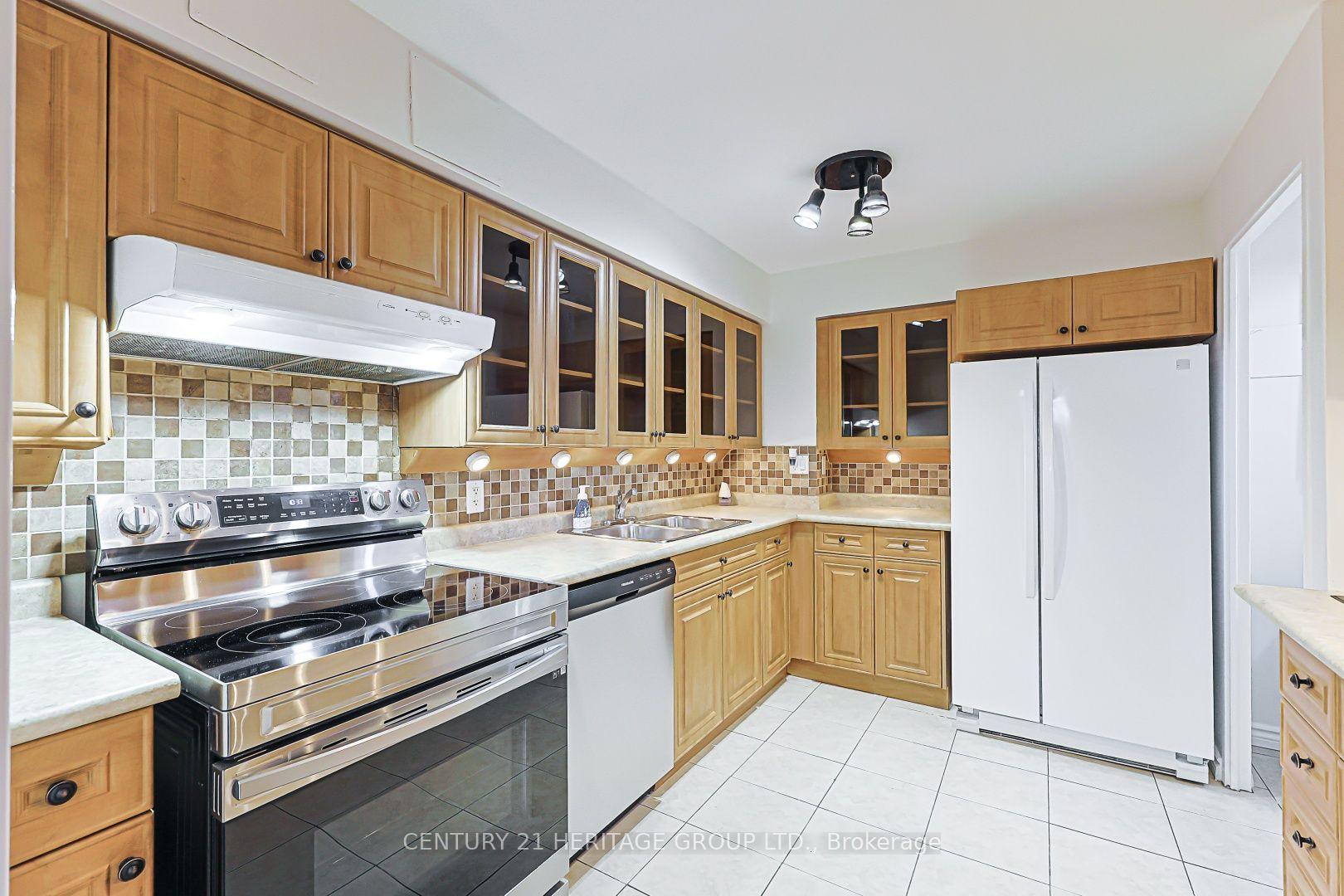 Photo 16 of Unit 502, 1 Royal Orchard Boulevard, Markham, Royal Orchard — HOMEH