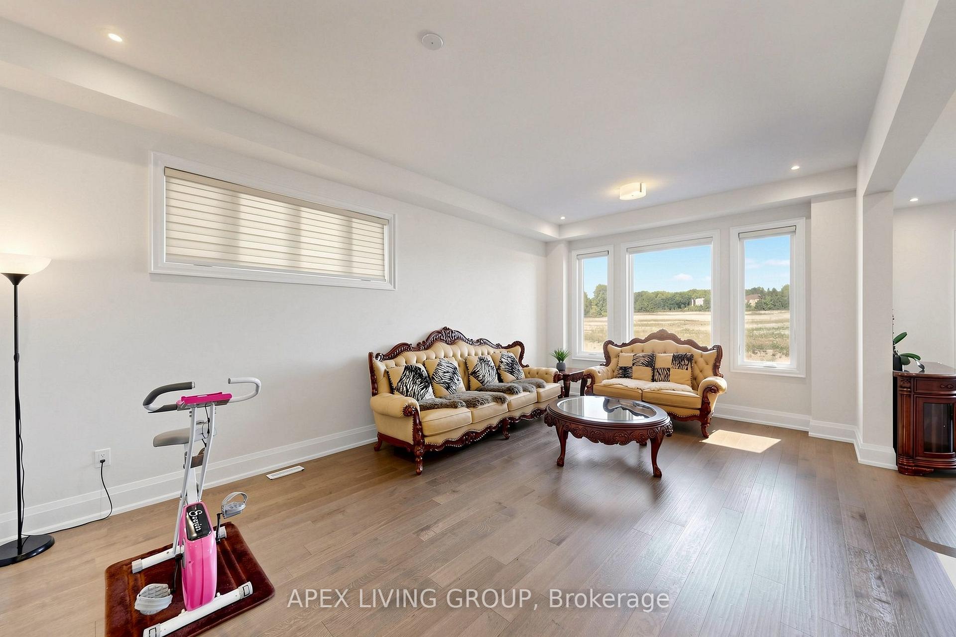 Photo 7 of 43 Balance Crescent, Markham, Cachet — HOMEH