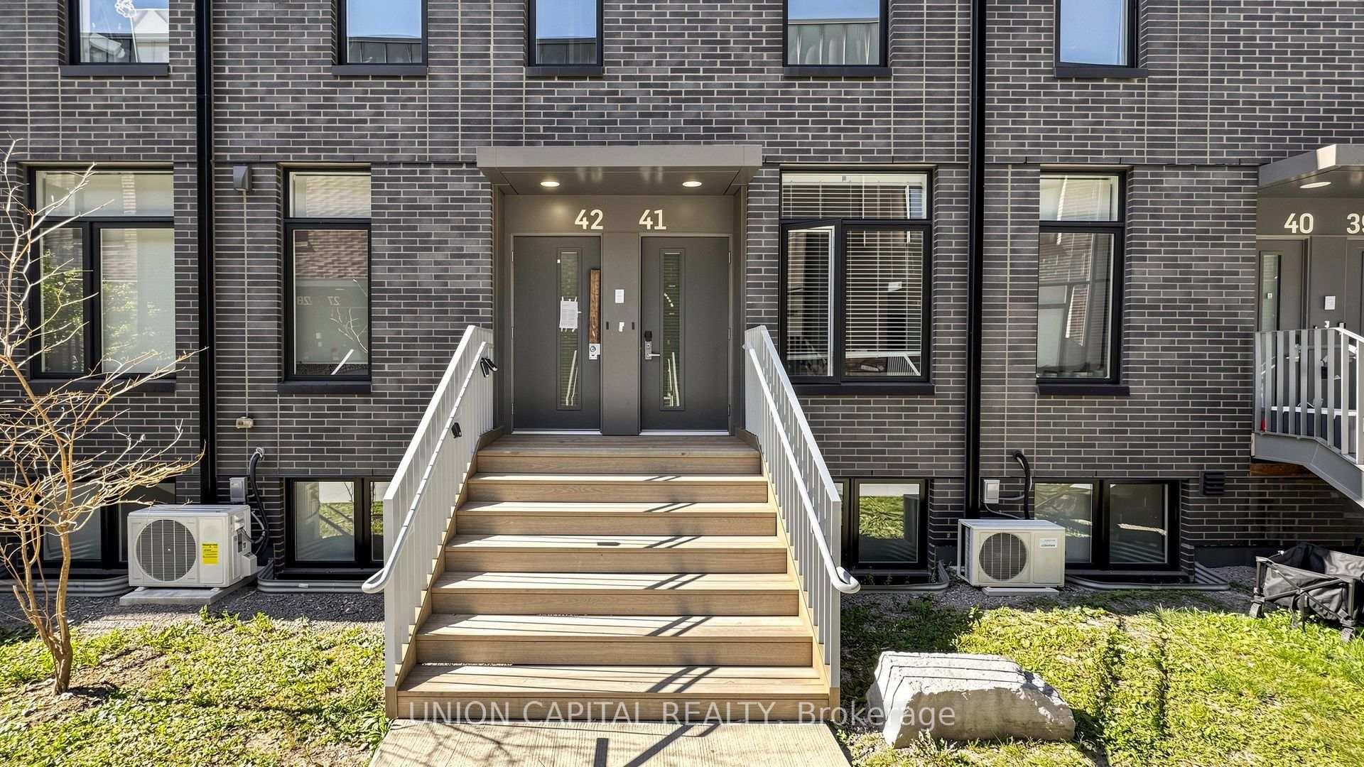 Photo 2 of Unit 42, 1740 Simcoe Street N, Oshawa, Samac — HOMEH