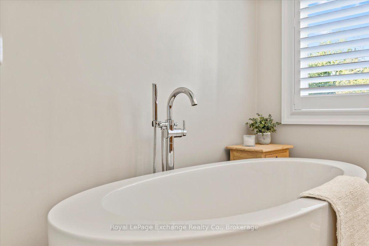 Photo 15 of 119 Upper Lorne Beach Road, Kincardine — HOMEH