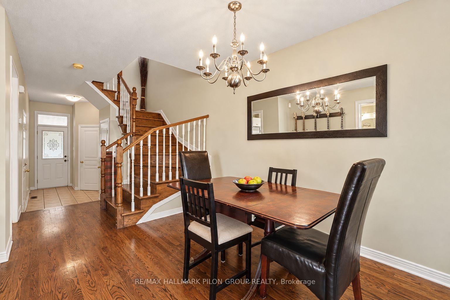 Photo 5 of 958 Markwick Crescent, Ottawa, Notting Hill/Summerside — HOMEH