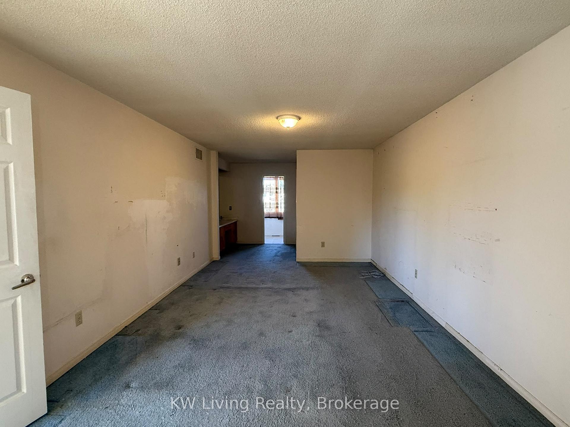 Photo 21 of 98 Canongate Trail, Scarborough, Steeles — HOMEH