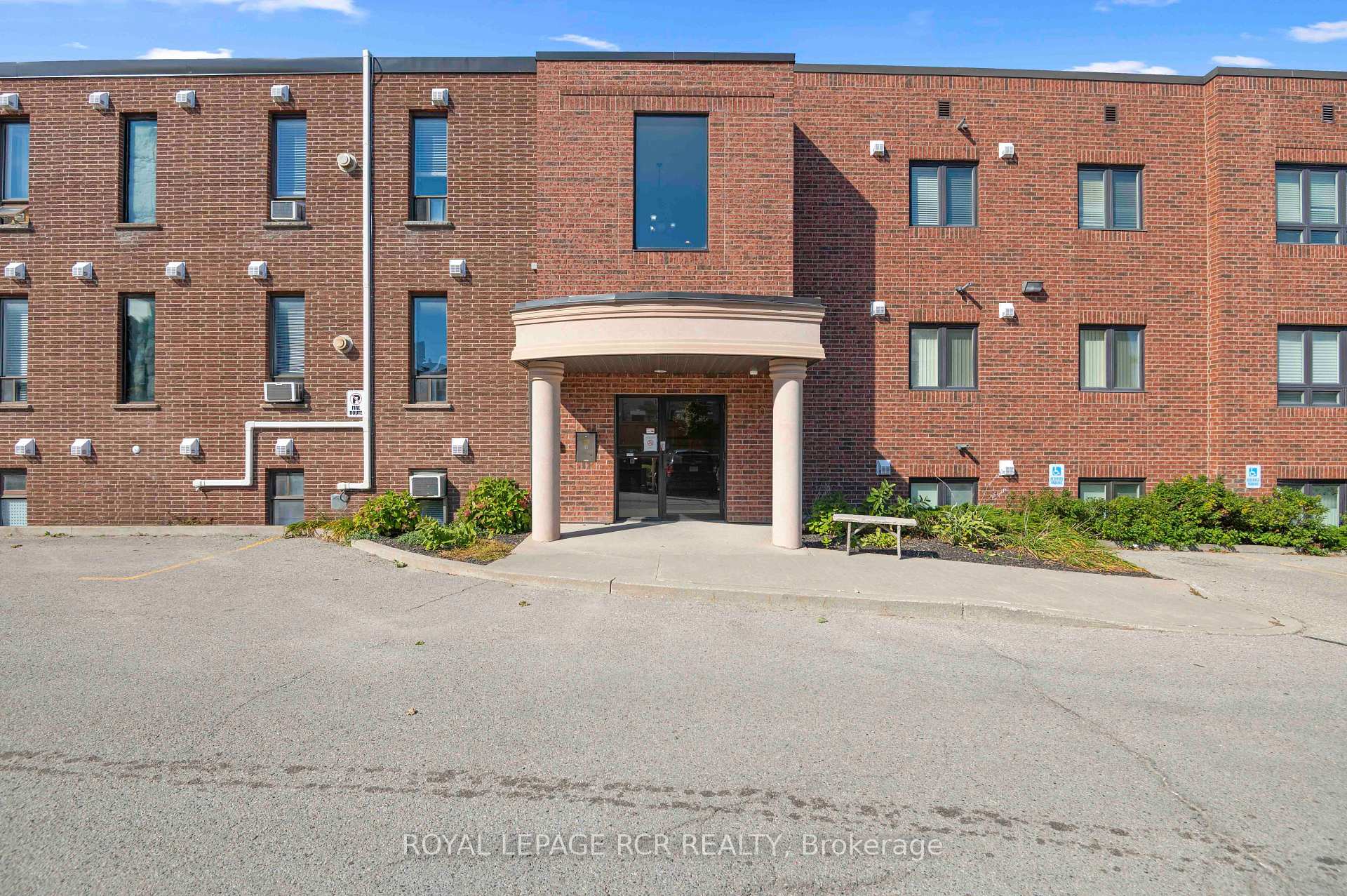 Photo 2 of Unit 202, 70 First Street, Orangeville — HOMEH