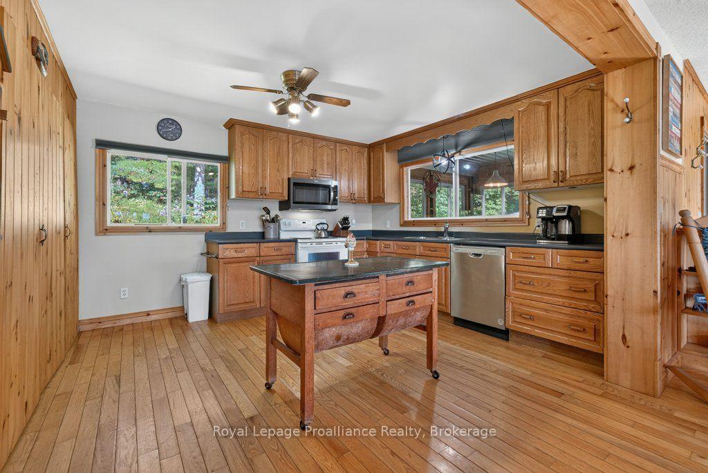 Photo 14 of 1231 Chimney Point Lane, Central Frontenac, Frontenac Centre — HOMEH