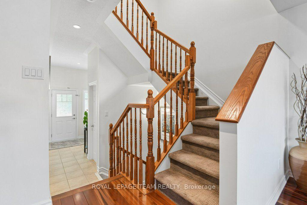 Photo 5 of 303 Balinroan Crescent, Ottawa, Barrhaven - Strandherd — HOMEH