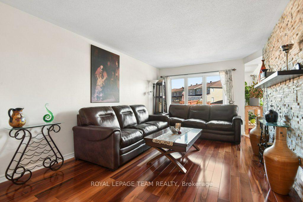 Photo 7 of 303 Balinroan Crescent, Ottawa, Barrhaven - Strandherd — HOMEH