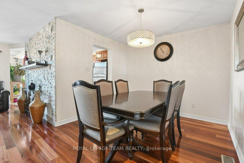 Photo 9 of 303 Balinroan Crescent, Ottawa, Barrhaven - Strandherd — HOMEH