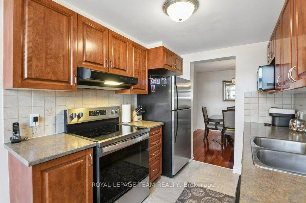 Photo 11 of 303 Balinroan Crescent, Ottawa, Barrhaven - Strandherd — HOMEH
