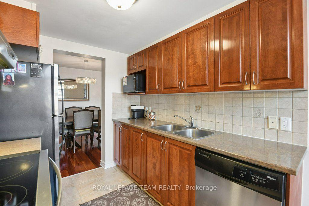 Photo 14 of 303 Balinroan Crescent, Ottawa, Barrhaven - Strandherd — HOMEH
