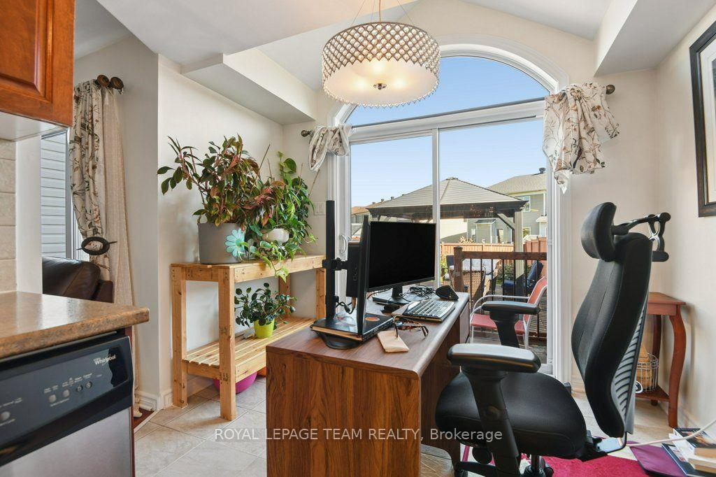Photo 15 of 303 Balinroan Crescent, Ottawa, Barrhaven - Strandherd — HOMEH