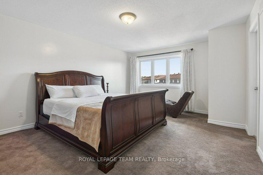 Photo 18 of 303 Balinroan Crescent, Ottawa, Barrhaven - Strandherd — HOMEH