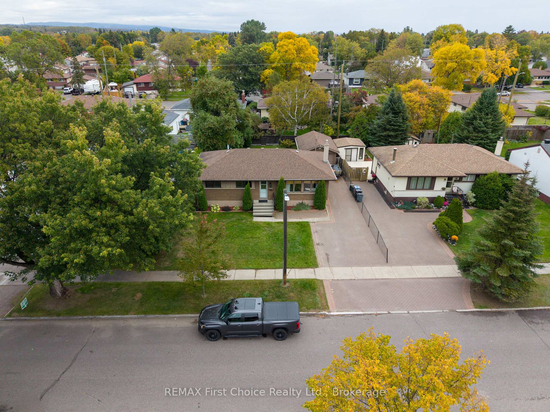 Photo 3 of 96 Stardust Crescent, Thunder Bay, Grandview — HOMEH