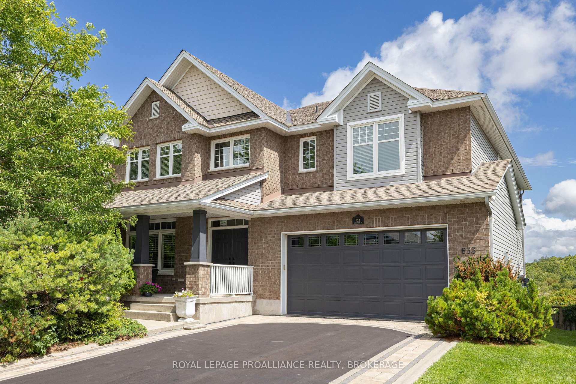 Photo of 633 Fieldstone Drive
