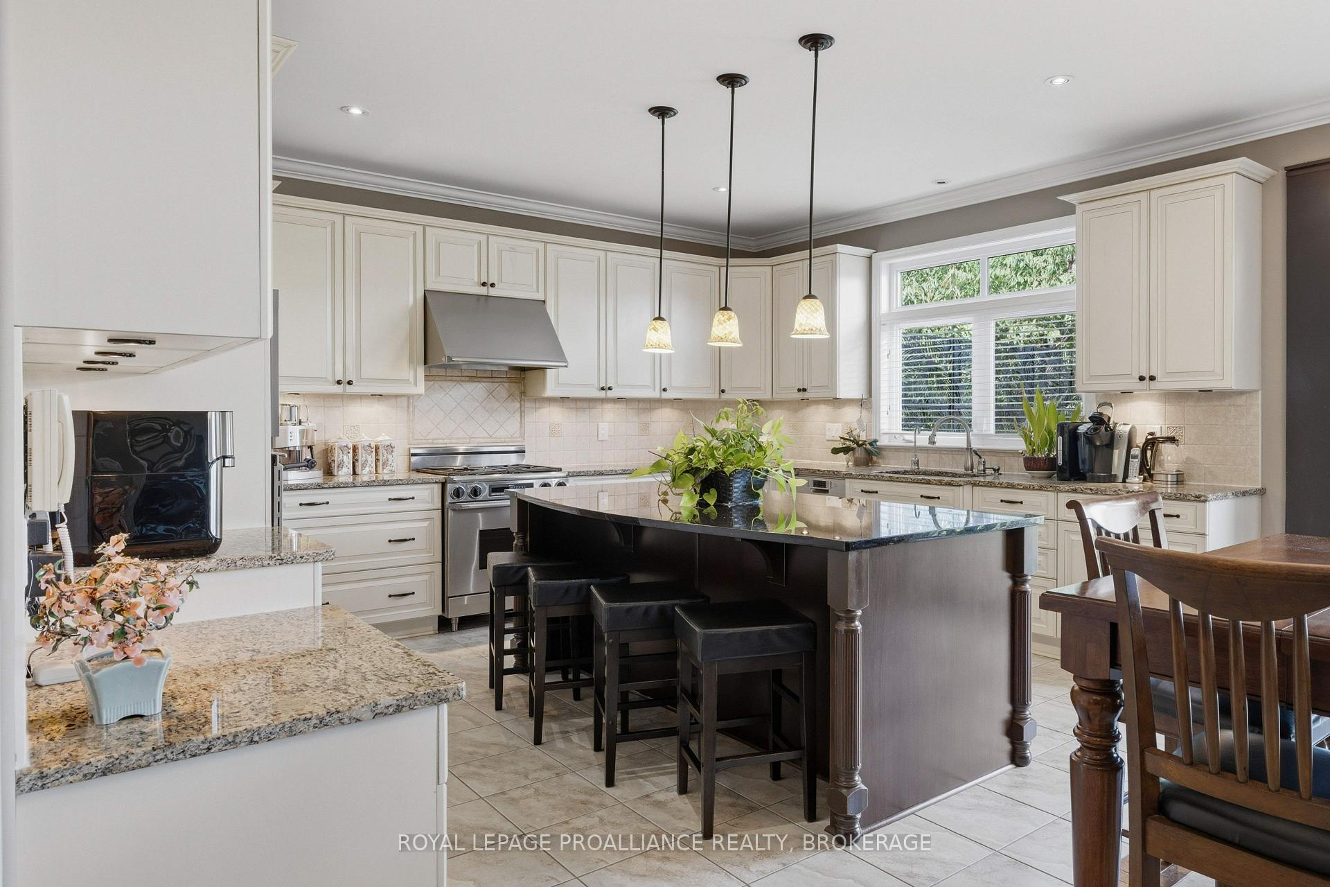 Photo 12 of 633 Fieldstone Drive, Kingston, Kingston East (Incl Barret Crt) — HOMEH