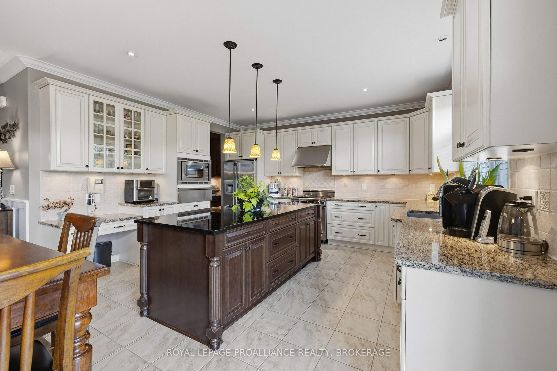 Photo 13 of 633 Fieldstone Drive, Kingston, Kingston East (Incl Barret Crt) — HOMEH