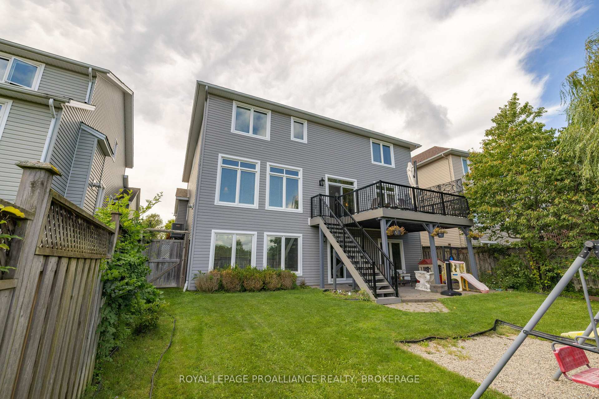 Photo 41 of 633 Fieldstone Drive, Kingston, Kingston East (Incl Barret Crt) — HOMEH