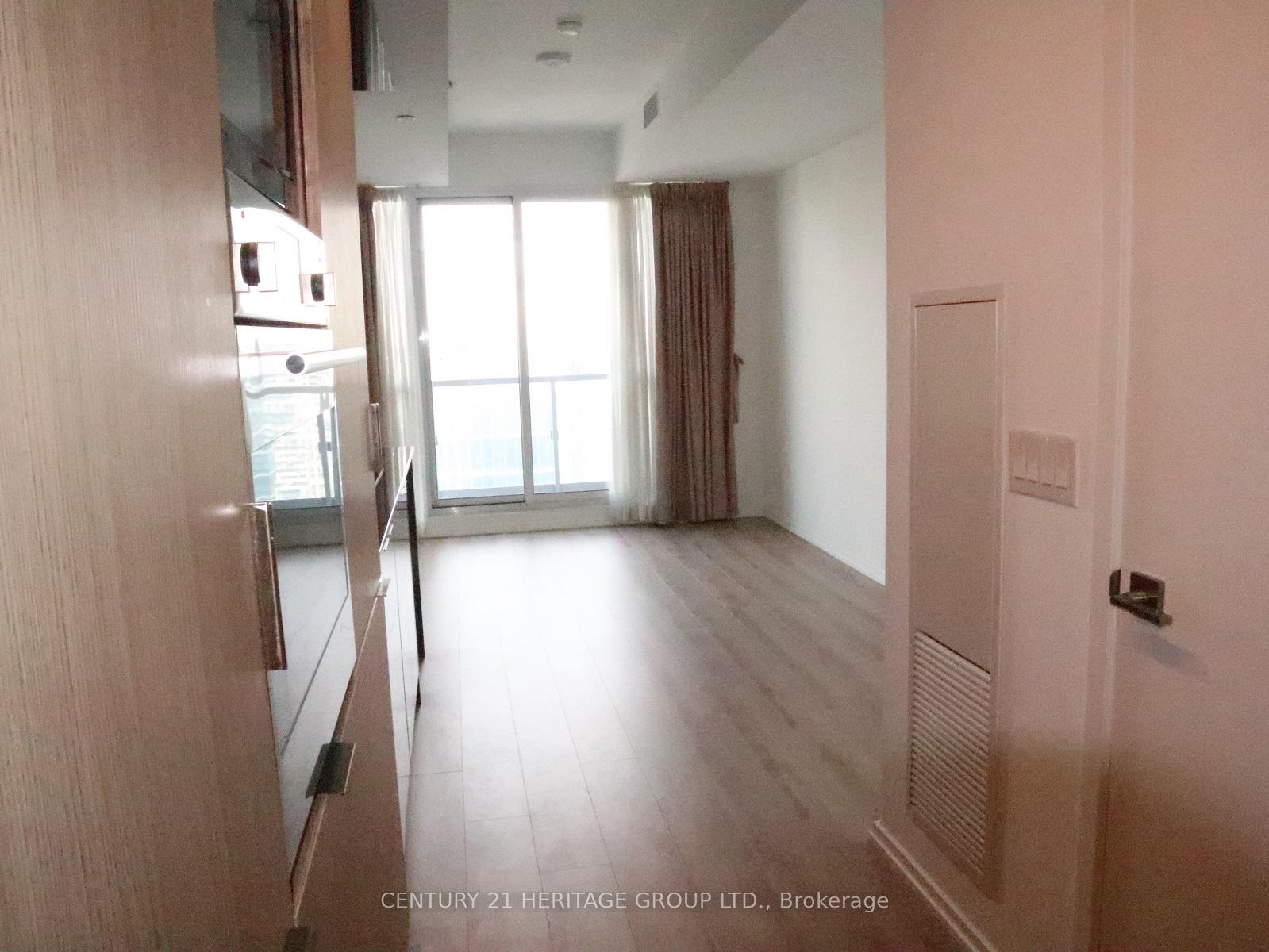 Photo 4 of Unit 4805, 70 Temperance Street, Toronto, Bay Street Corridor — HOMEH