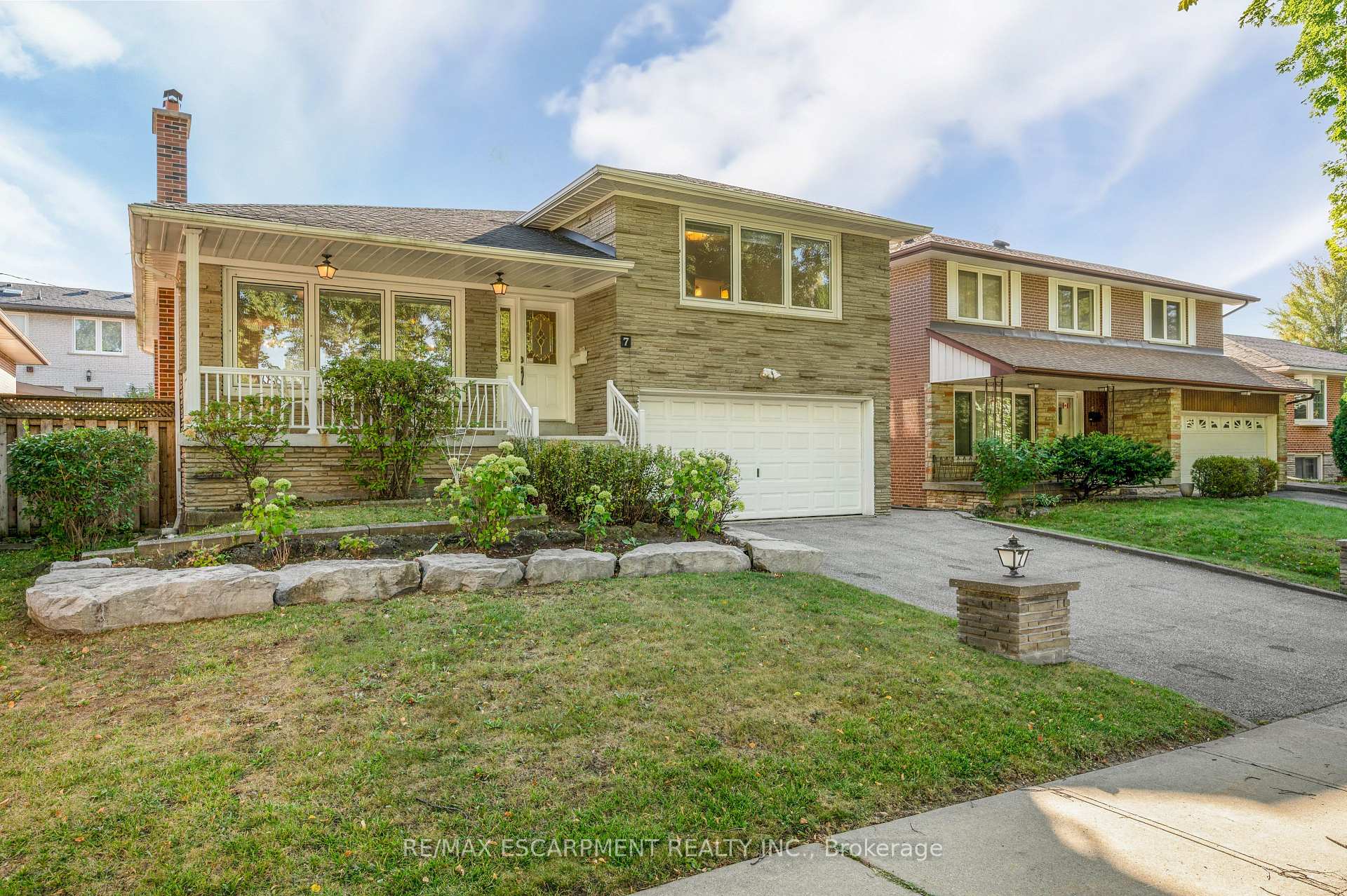 Photo 3 of 7 Watling Street, Etobicoke, Willowridge-Martingrove-Richview — HOMEH