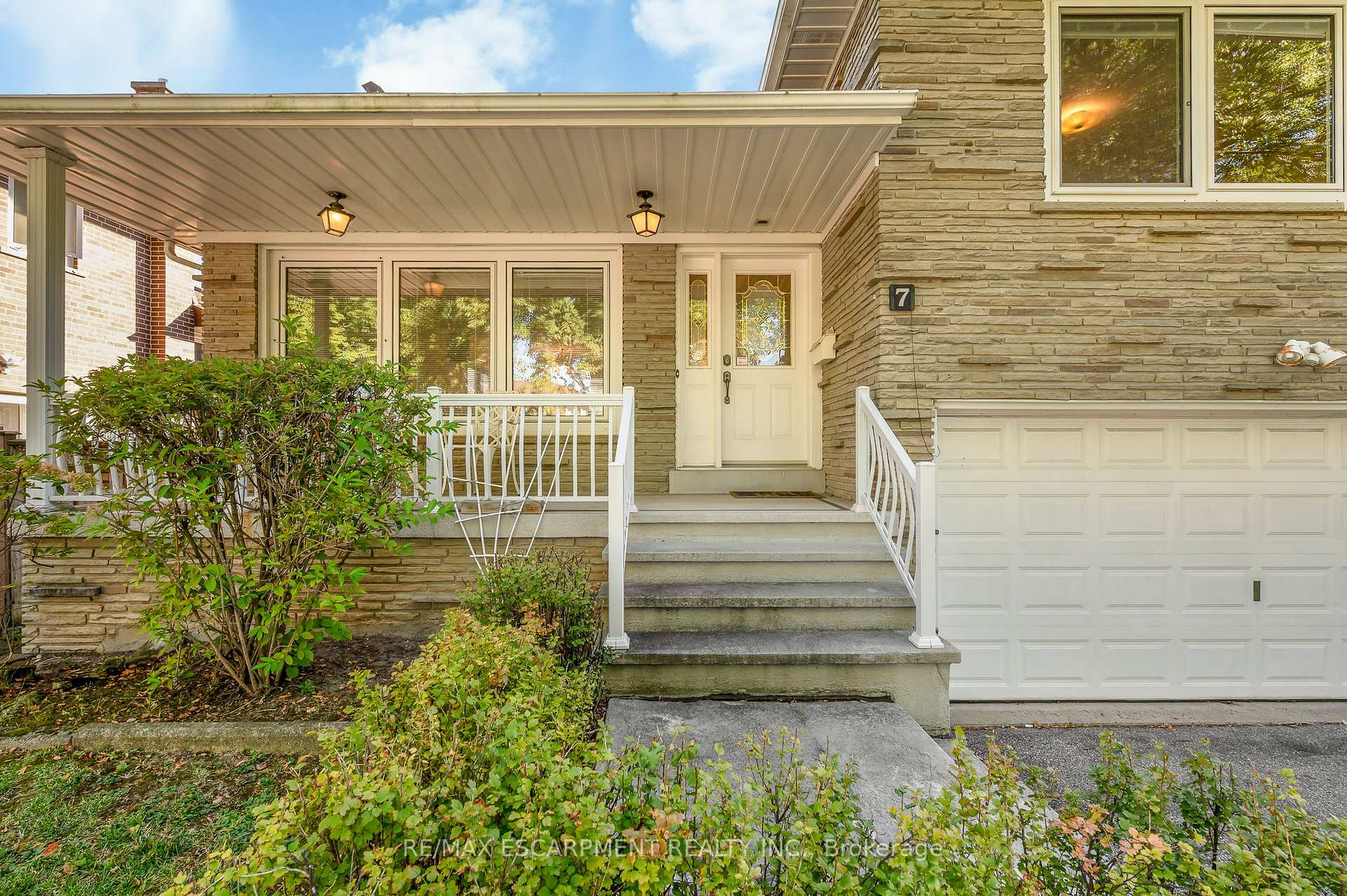 Photo 5 of 7 Watling Street, Etobicoke, Willowridge-Martingrove-Richview — HOMEH