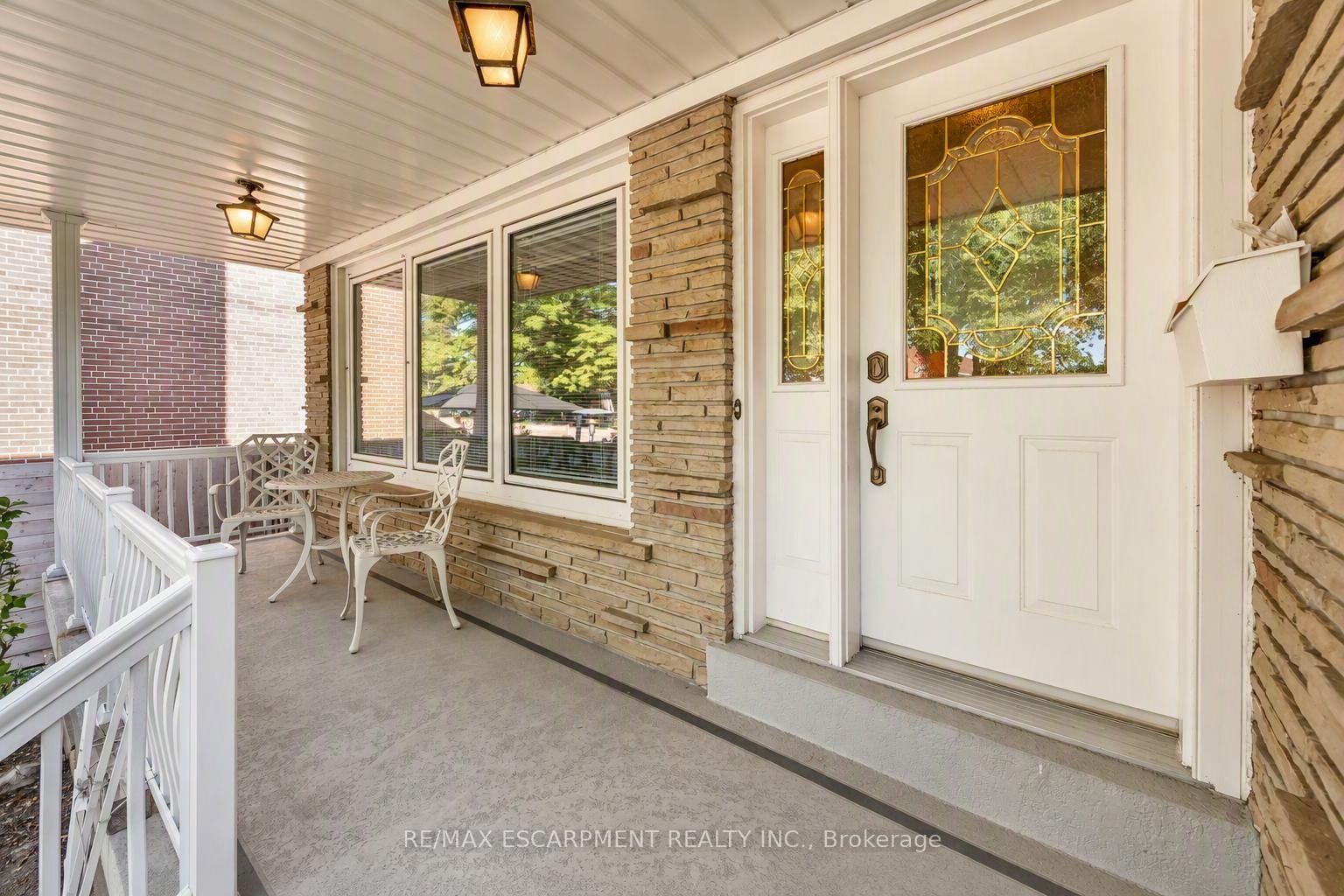 Photo 6 of 7 Watling Street, Etobicoke, Willowridge-Martingrove-Richview — HOMEH