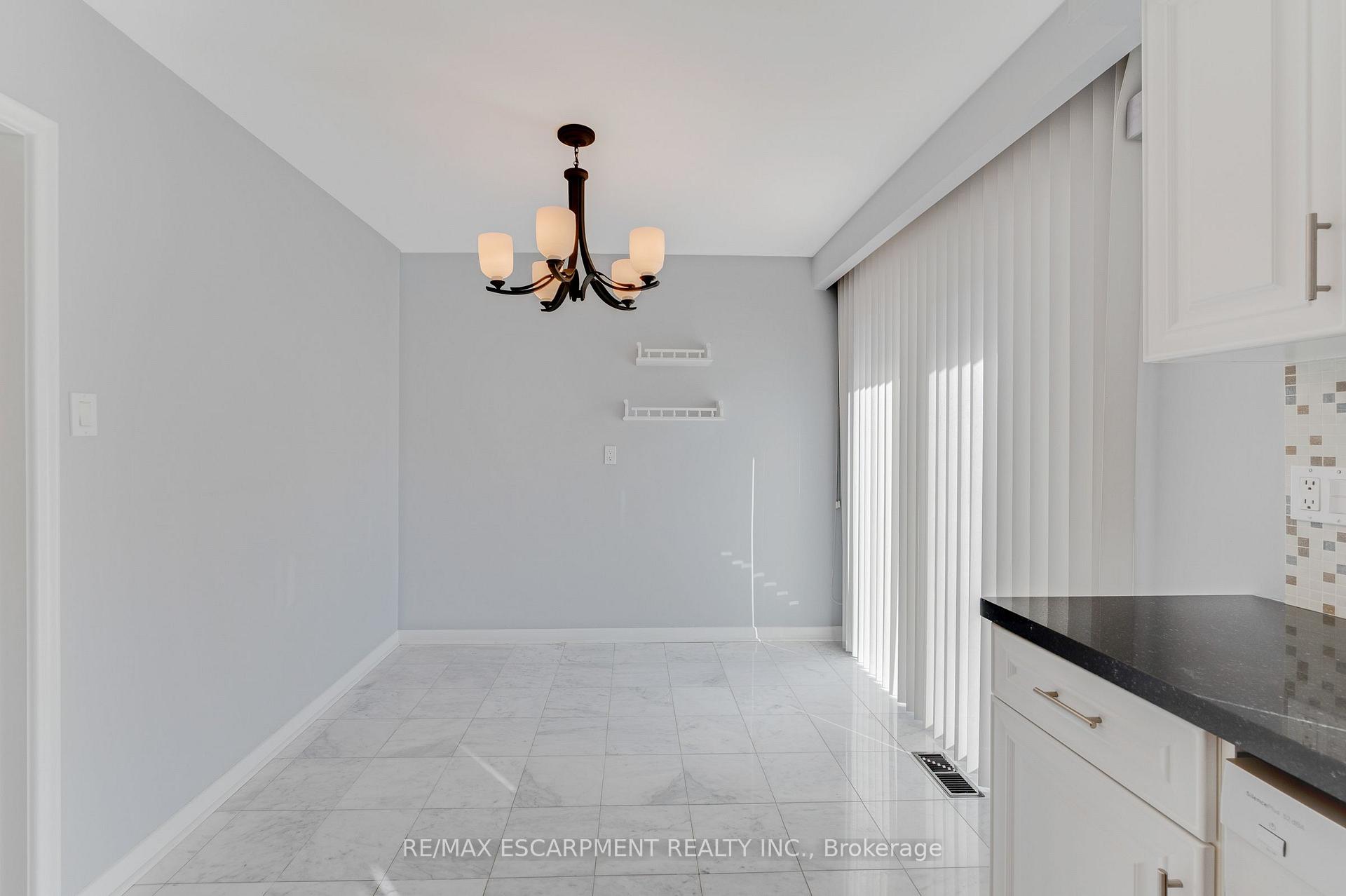 Photo 17 of 7 Watling Street, Etobicoke, Willowridge-Martingrove-Richview — HOMEH