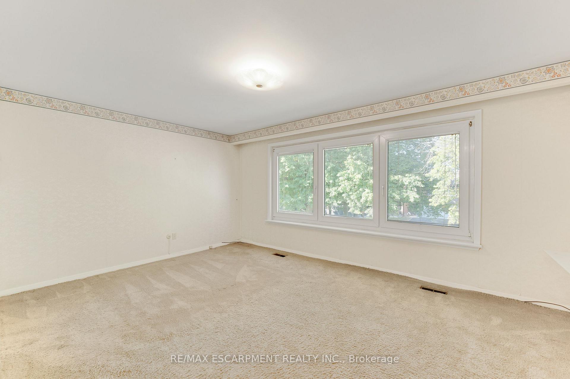 Photo 20 of 7 Watling Street, Etobicoke, Willowridge-Martingrove-Richview — HOMEH