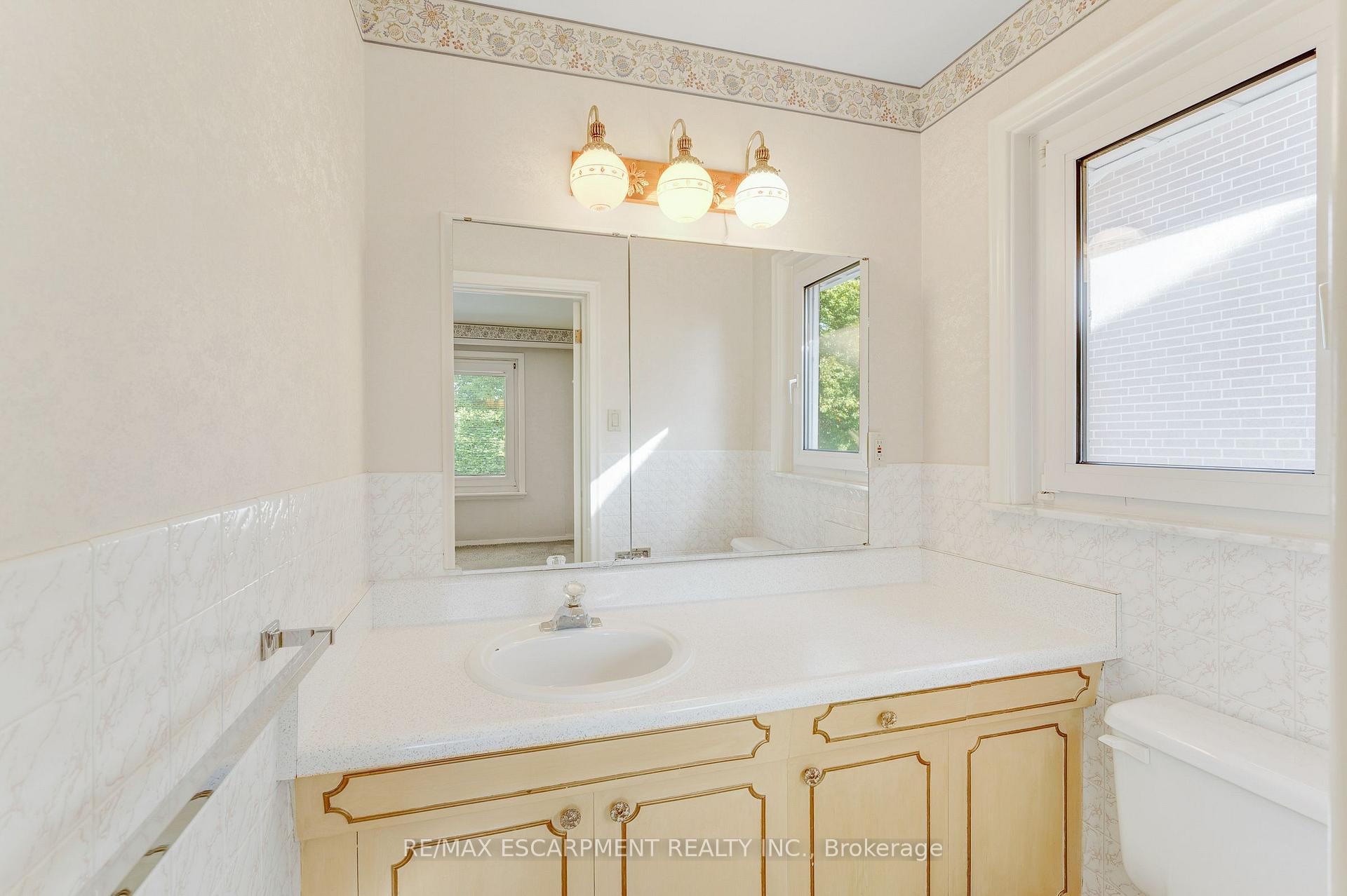 Photo 22 of 7 Watling Street, Etobicoke, Willowridge-Martingrove-Richview — HOMEH