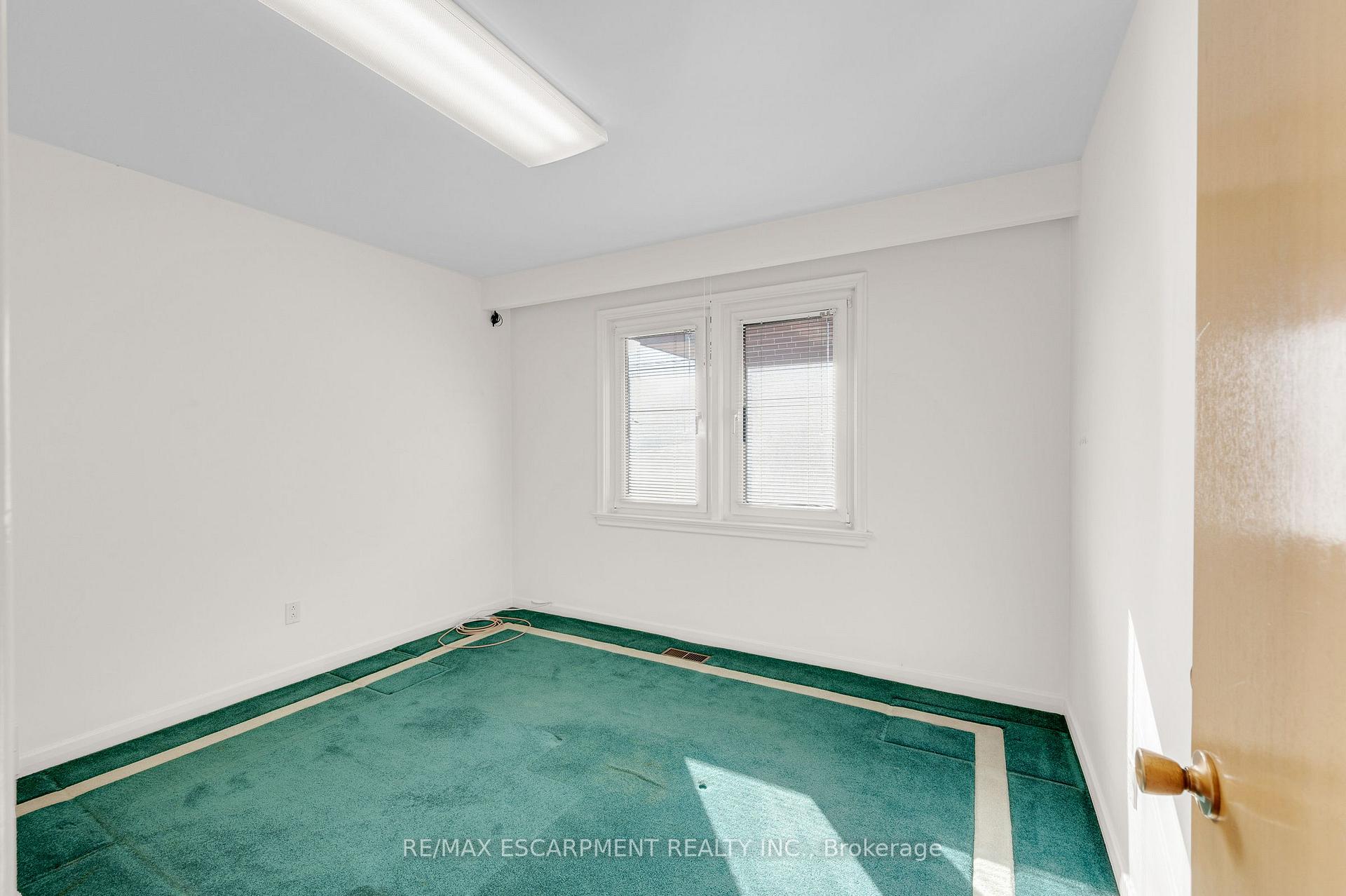 Photo 24 of 7 Watling Street, Etobicoke, Willowridge-Martingrove-Richview — HOMEH